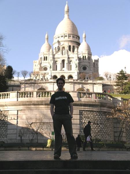 GM-ithildin in front of the Sacré Coeur in Paris, France.