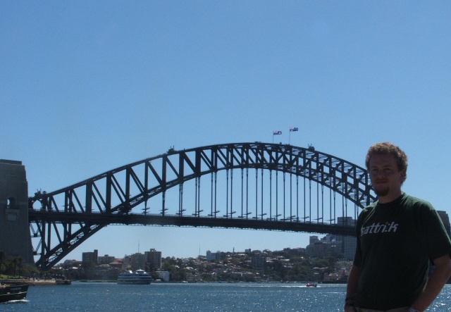 Mod-Kitto at the Harbour Bridge, Sydney, Australia.