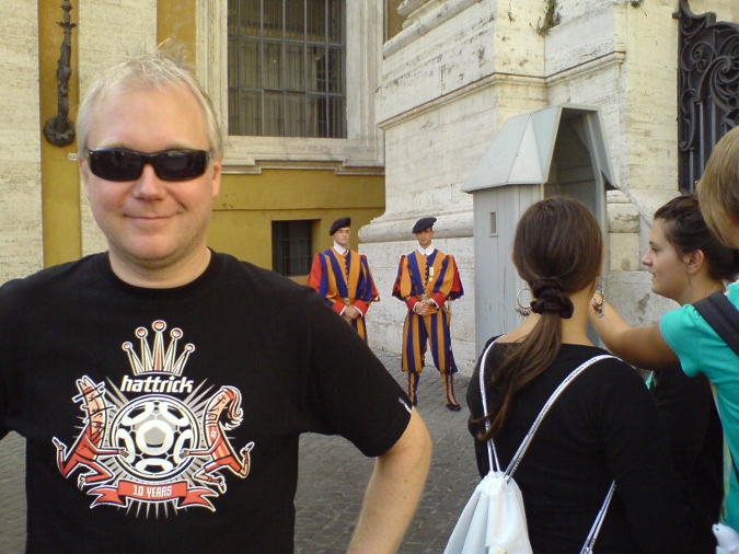 Agent_cooper in front of the Vatican.