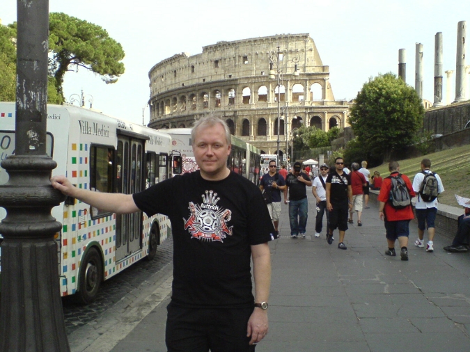 Agent_cooper in front of the Colloseum, Rome, Italy.